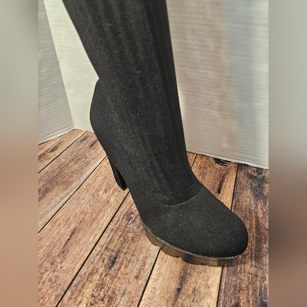 Elegant Black Crepe Elastic Women's Boots Size 9